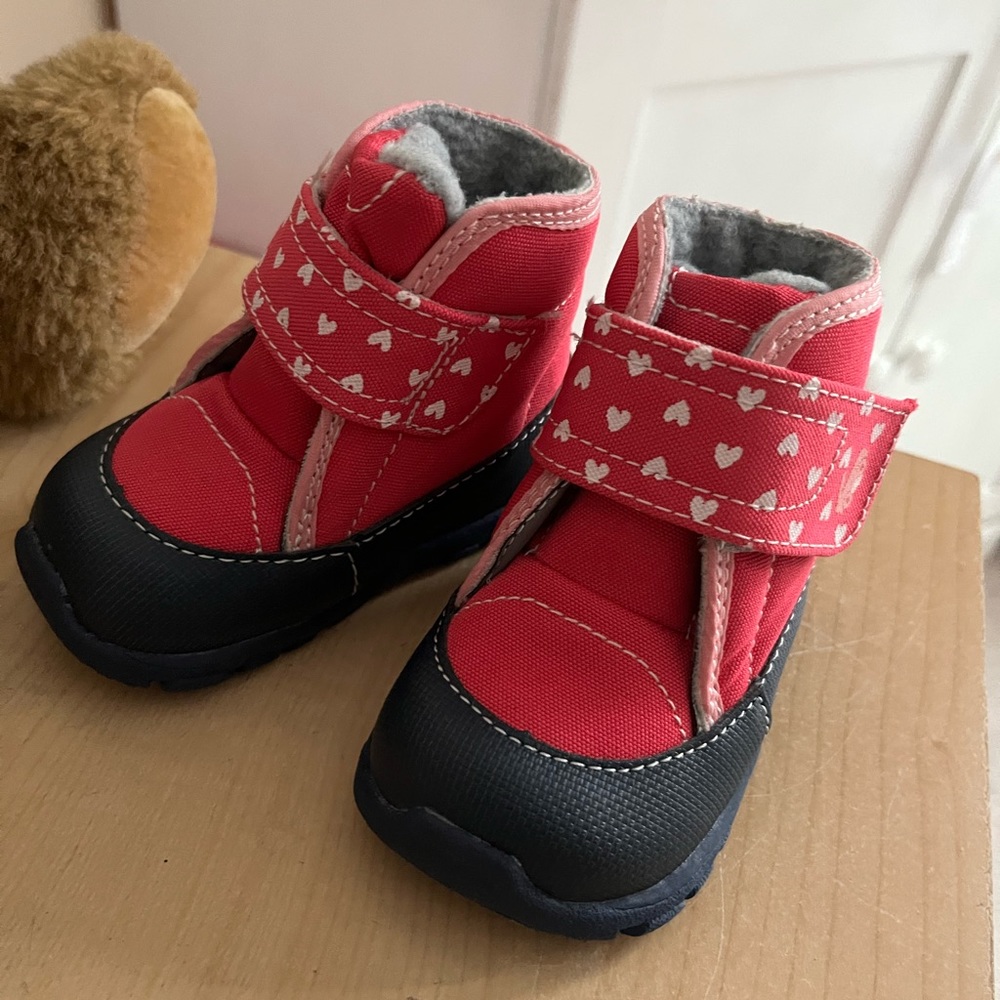 Size 4 Toddler See Kai Run pink winter snow boots. Dark magenta color, like new